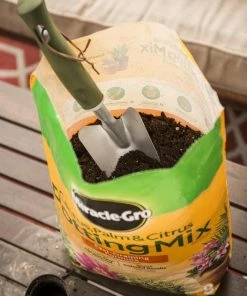 Miracle-Gro Soil & Soil Amendments 8-Quart Potting Soil Mix 9 Miracle-Gro Soil & Soil Amendments 8-Quart Potting Soil Mix -Garden Care Life Shop 05444617
