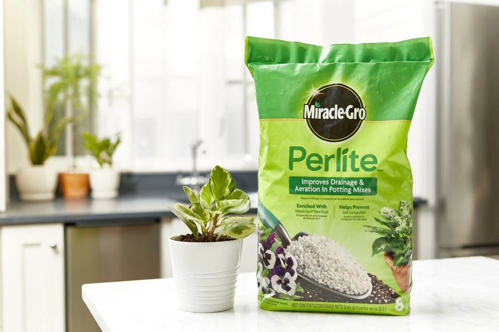 Miracle-Gro Soil & Soil Amendments Perlite Improves Soil Structure 3 Miracle-Gro Soil & Soil Amendments Perlite Improves Soil Structure - Image 3