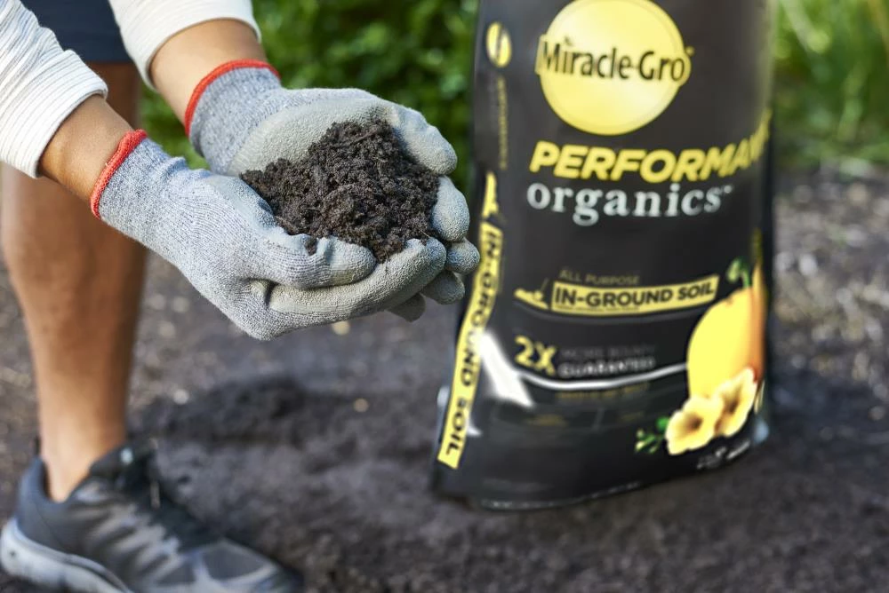Miracle-Gro Soil & Soil Amendments 1.3-cu ft Organic Garden Soil 6 Miracle-Gro Soil & Soil Amendments 1.3-cu ft Organic Garden Soil - Image 6