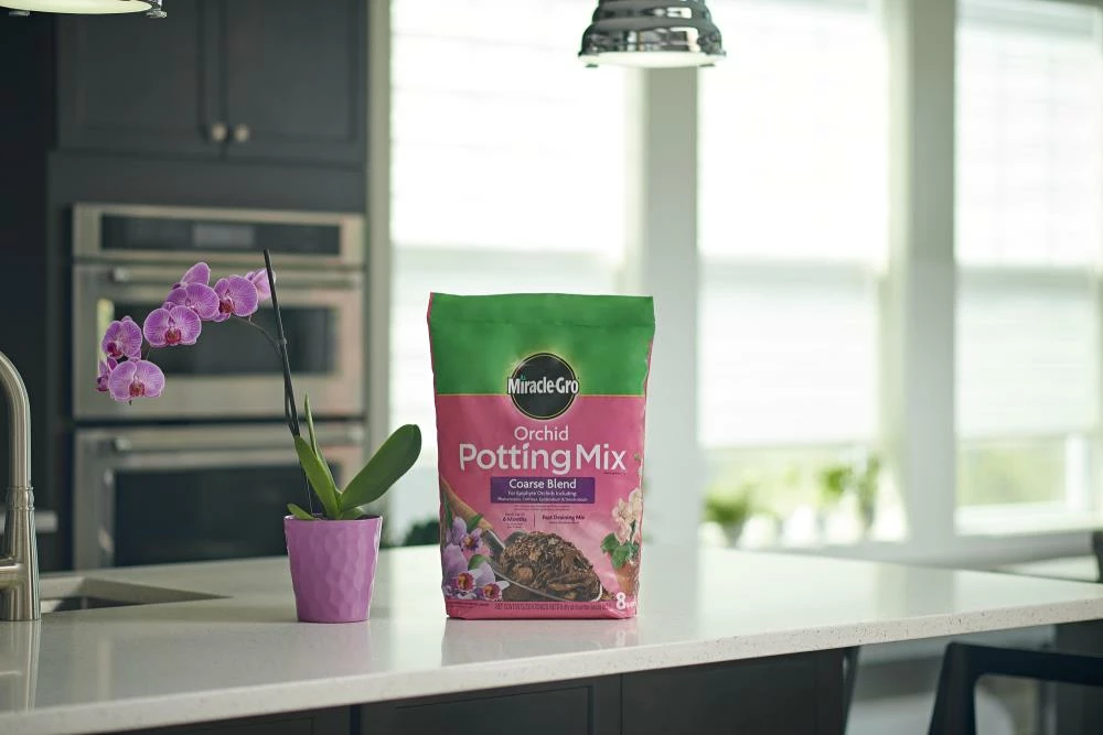 Miracle-Gro Soil & Soil Amendments Orchid 8-Quart Potting Soil Mix 3 Miracle-Gro Soil & Soil Amendments Orchid 8-Quart Potting Soil Mix - Image 3