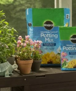 Miracle-Gro Soil & Soil Amendments 16-Quart Potting Soil Mix -Garden Care Life Shop 42460242