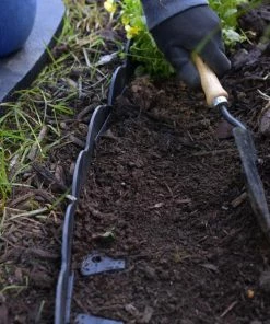 EasyFlex 2.5 in. x 20 ft. Scallop Black Woodgrain No-Dig Edging Kit -Garden Care Life Shop 43438448